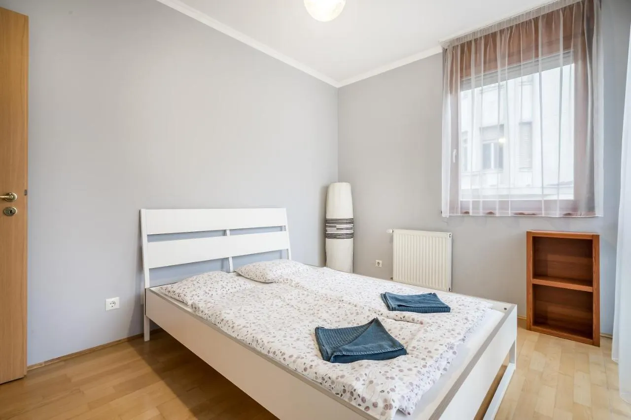 Apartment Downtown Karpat 9 Budapest 0*,